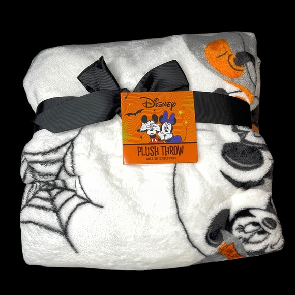 Disney Other - Disney Halloween Mickey & Minnie Mouse Plush Throw